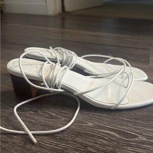RAYE White Strappy Women's Sandals Size 9